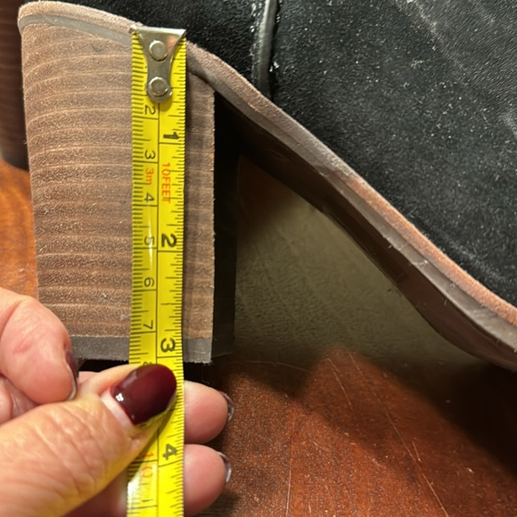 Black suede Aldo booties - Picture 10 of 10